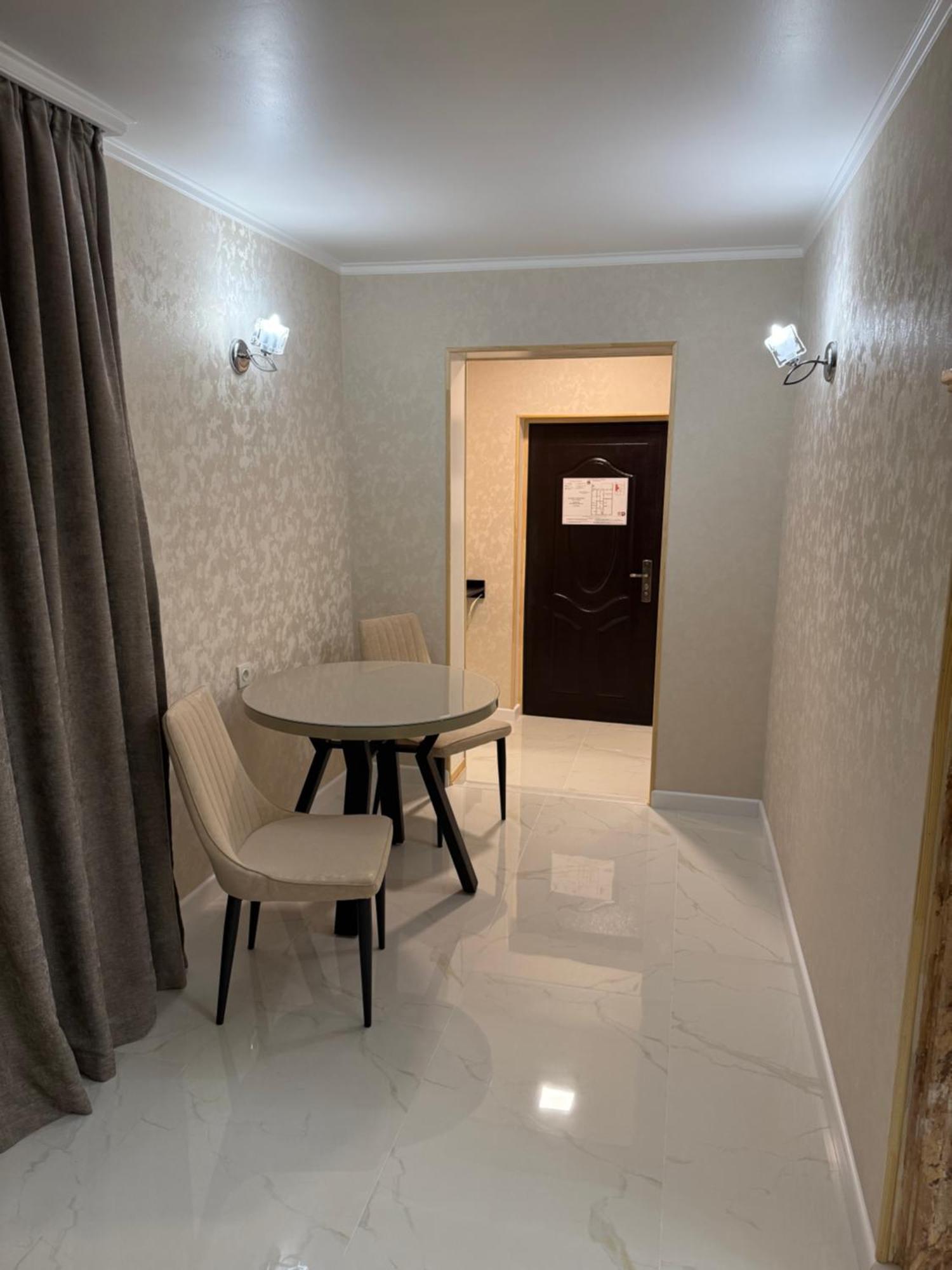 Paradise Hotel Τυφλίδα Δωμάτιο φωτογραφία
