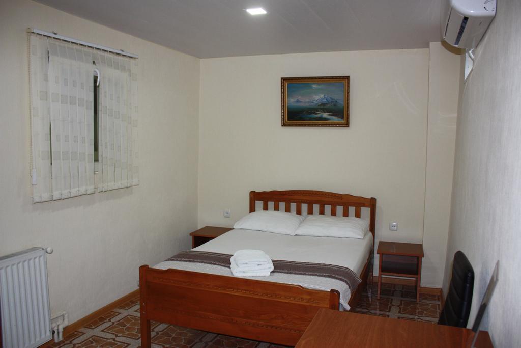 Paradise Hotel Τυφλίδα Εξωτερικό φωτογραφία