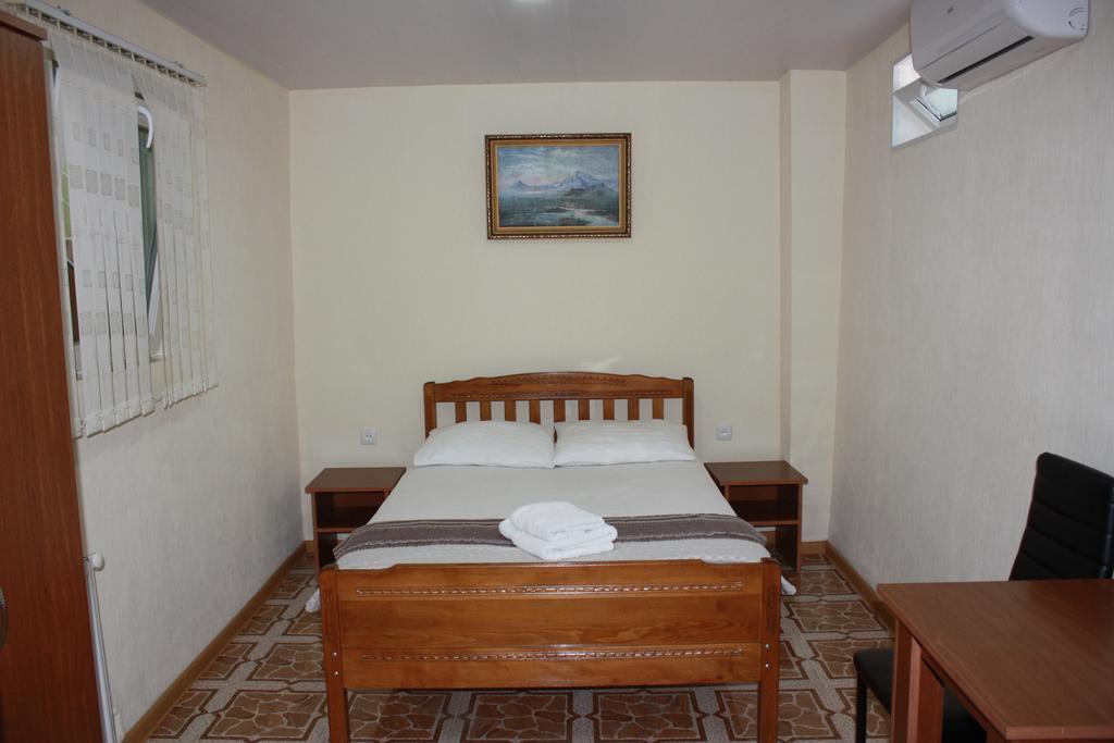 Paradise Hotel Τυφλίδα Εξωτερικό φωτογραφία
