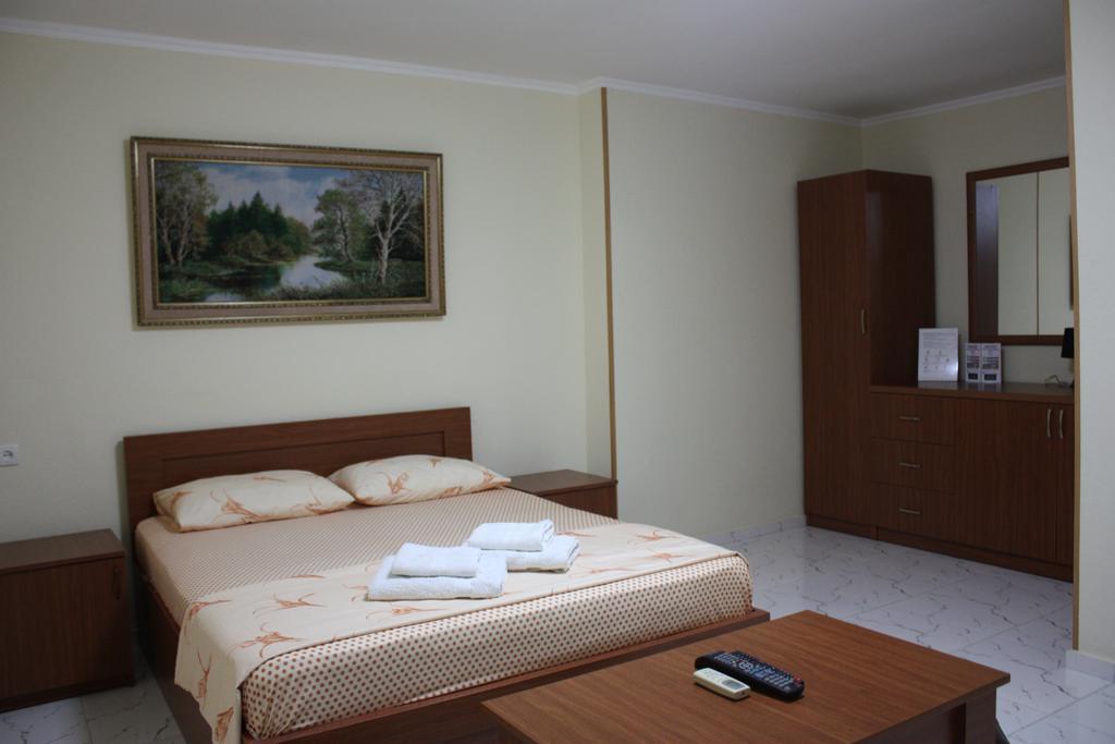 Paradise Hotel Τυφλίδα Εξωτερικό φωτογραφία