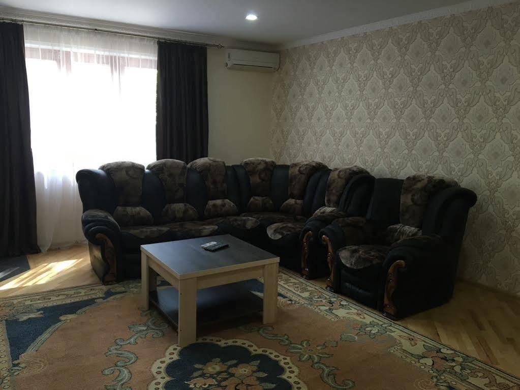 Paradise Hotel Τυφλίδα Εξωτερικό φωτογραφία